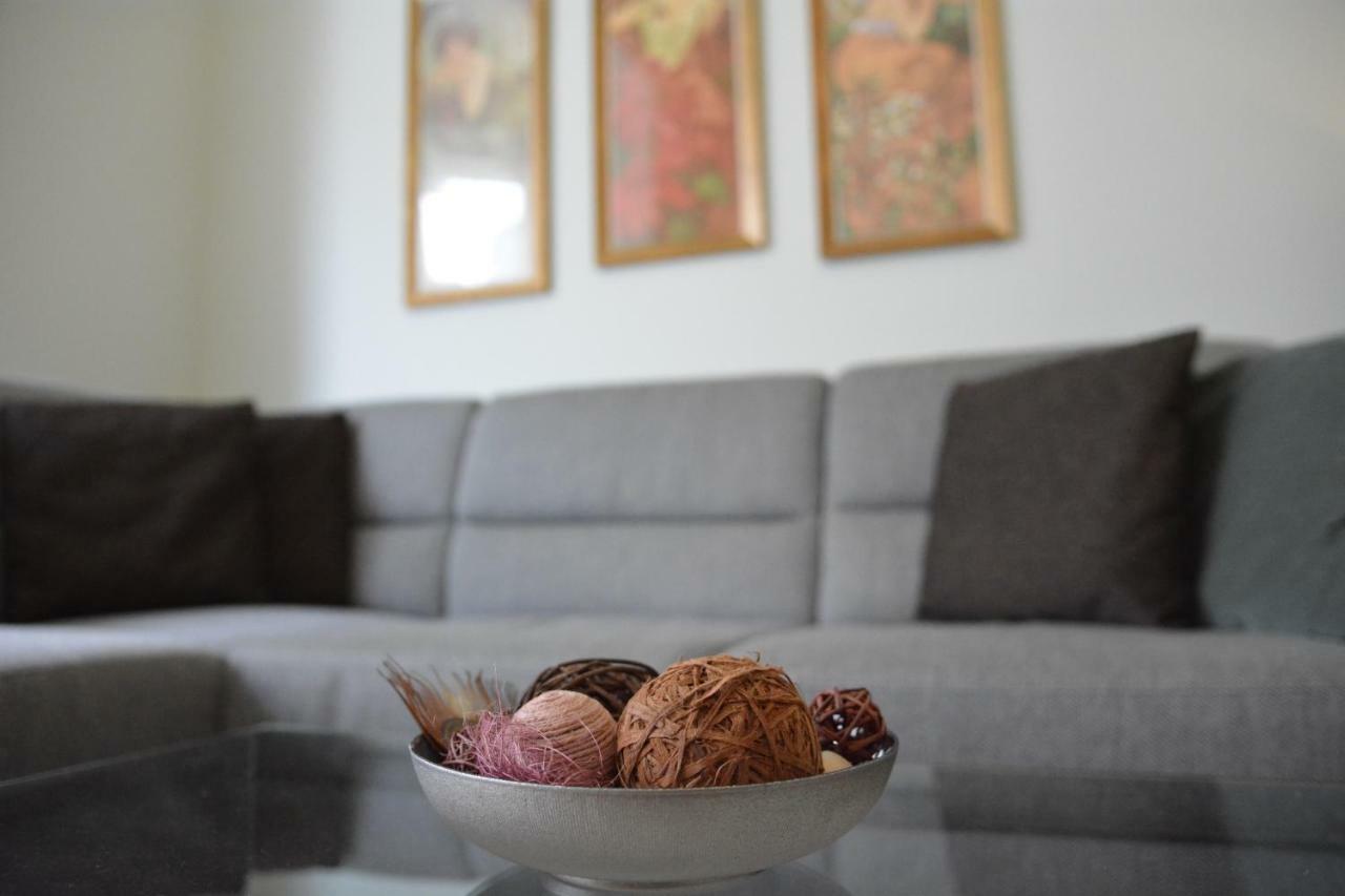 Apartment In The Heart Of Praha Bagian luar foto