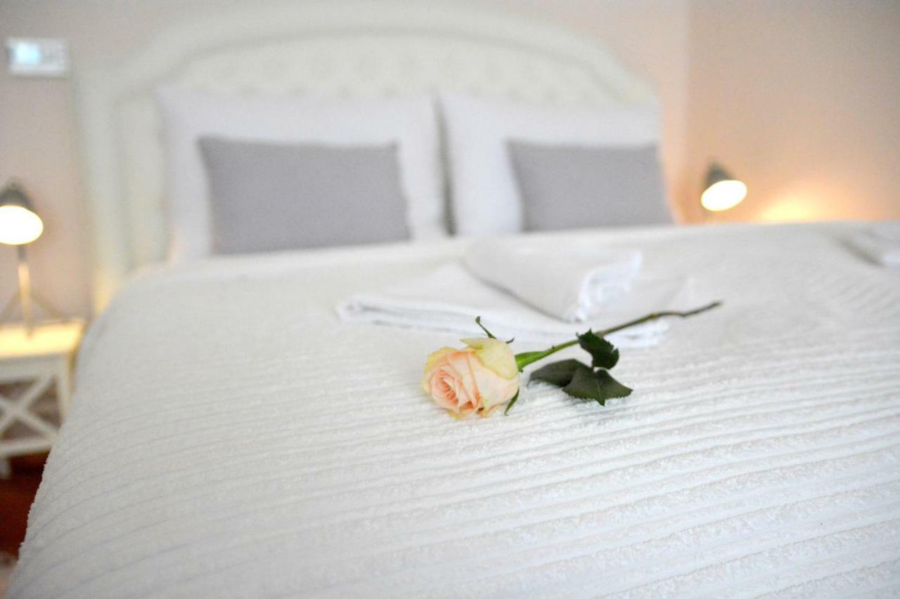 Apartment In The Heart Of Praha Bagian luar foto