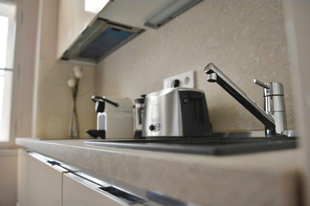 Apartment In The Heart Of Praha Bagian luar foto
