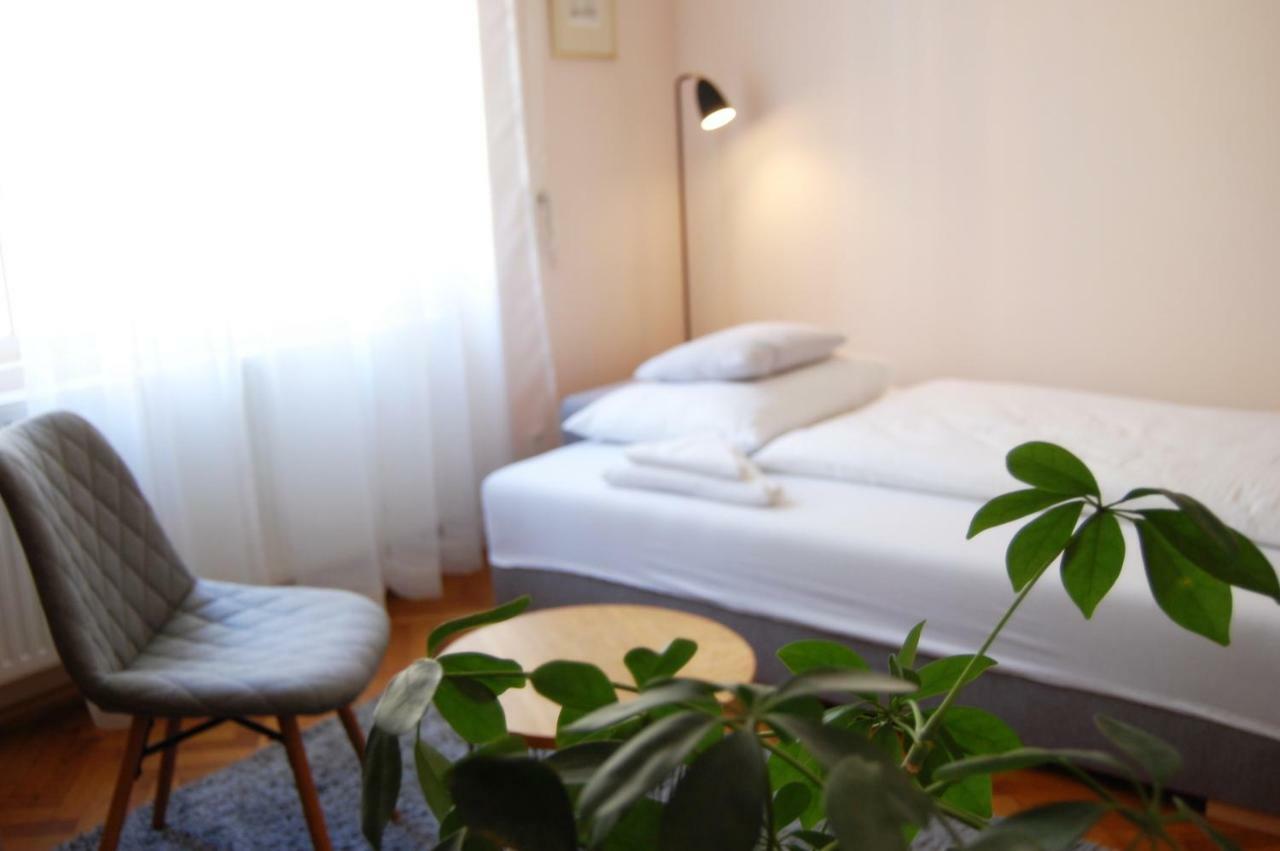 Apartment In The Heart Of Praha Bagian luar foto