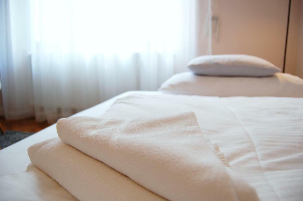 Apartment In The Heart Of Praha Bagian luar foto